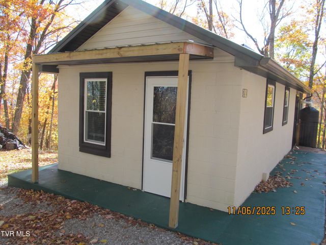 282 Siesta Lodge Drive, Coeburn, VA 24230