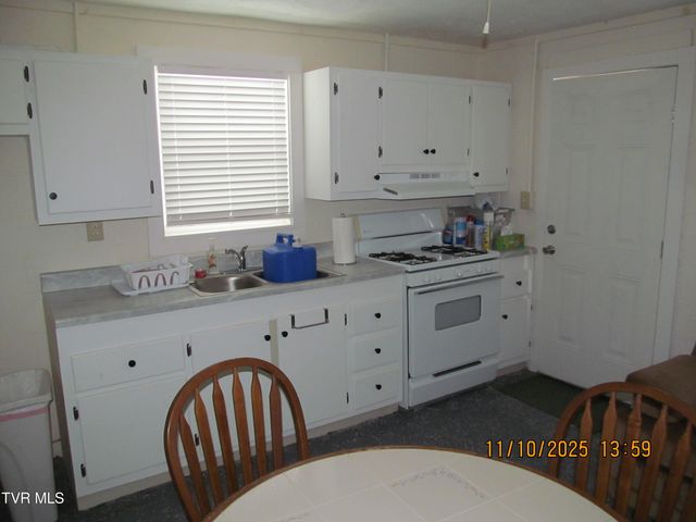 282 Siesta Lodge Drive, Coeburn, VA 24230