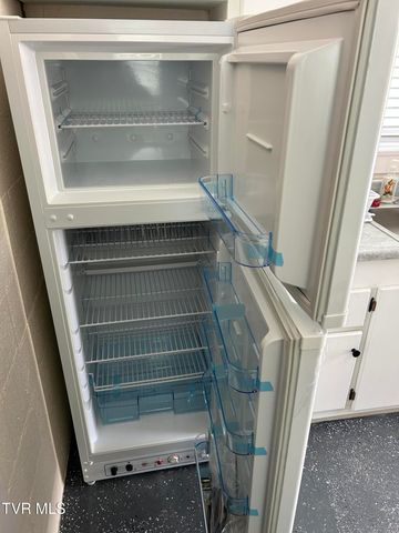 282 Siesta Lodge Drive, Coeburn, VA 24230