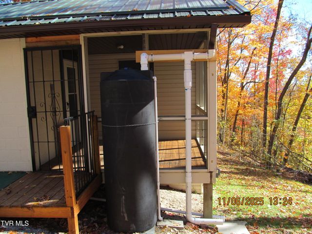 282 Siesta Lodge Drive, Coeburn, VA 24230