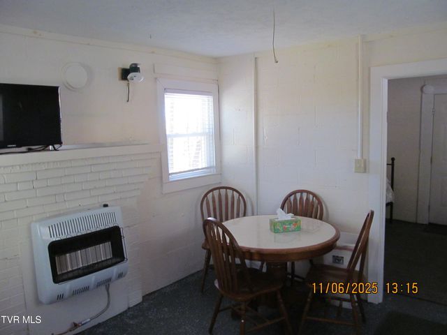 282 Siesta Lodge Drive, Coeburn, VA 24230