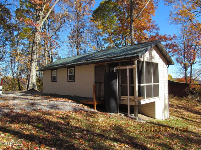 282 Siesta Lodge Drive, Coeburn, VA 24230