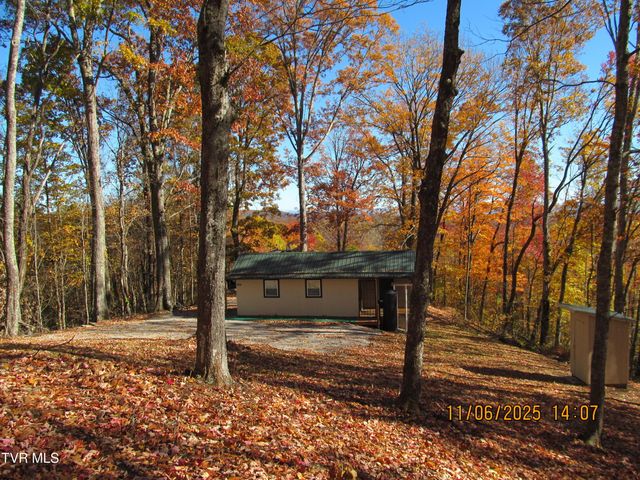 282 Siesta Lodge Drive, Coeburn, VA 24230