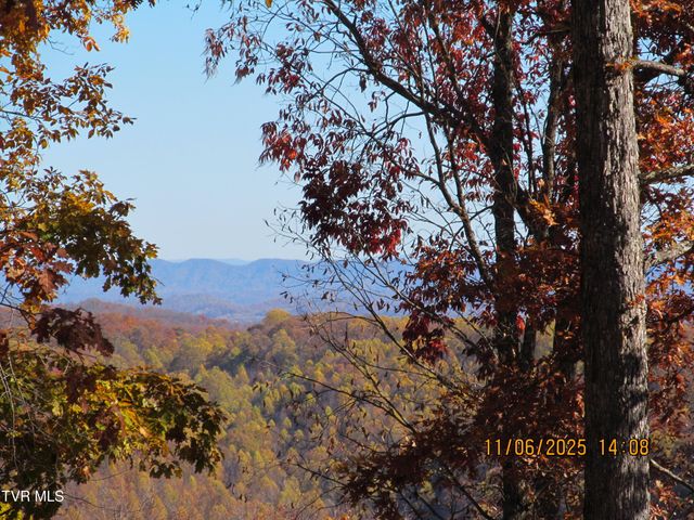 282 Siesta Lodge Drive, Coeburn, VA 24230