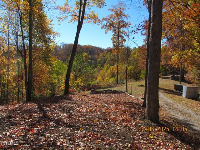 282 Siesta Lodge Drive, Coeburn, VA 24230