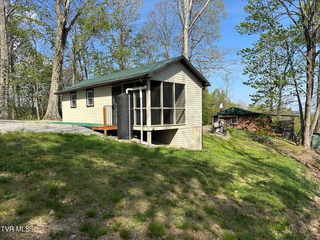 282 Siesta Lodge Drive, Coeburn, VA 24230