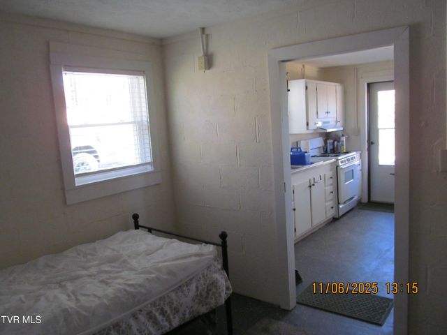 282 Siesta Lodge Drive, Coeburn, VA 24230