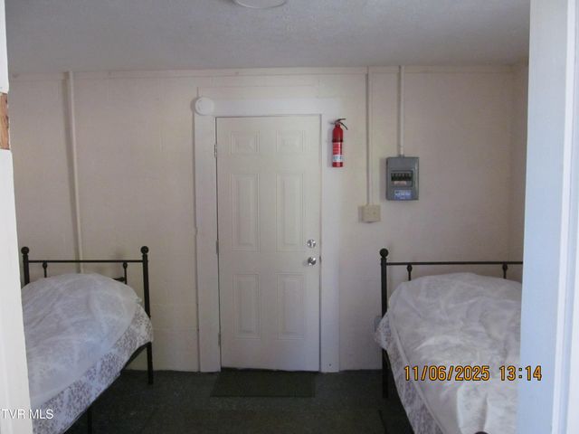 282 Siesta Lodge Drive, Coeburn, VA 24230