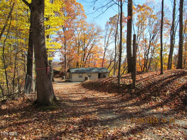 282 Siesta Lodge Drive, Coeburn, VA 24230