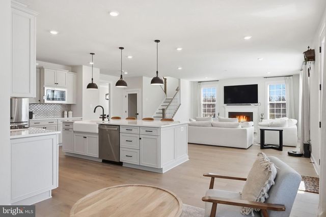 200 MAYFIELD LN, Newtown, PA 18940