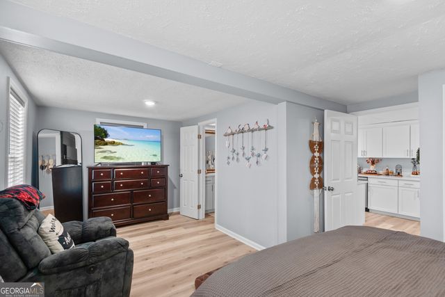 180 Southern Shores Road, Jackson, GA 30233