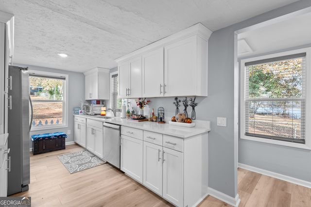 180 Southern Shores Road, Jackson, GA 30233