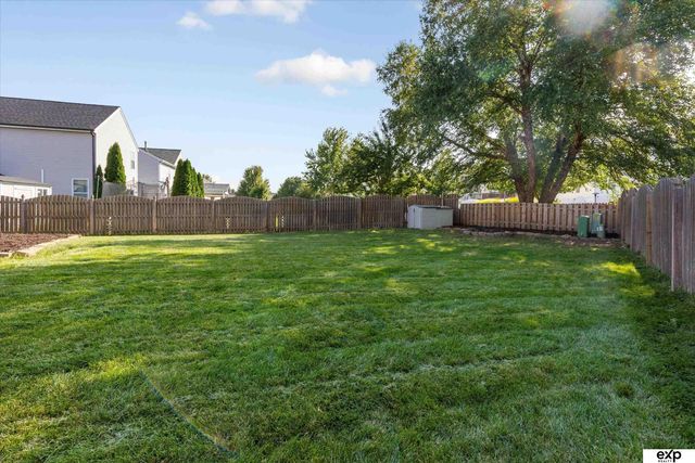 2110 Mineral Drive, Papillion, NE 68046