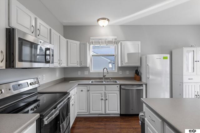 2110 Mineral Drive, Papillion, NE 68046