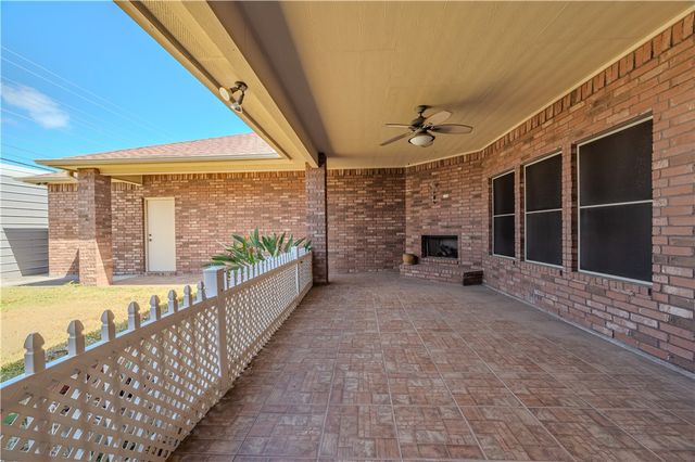 3901 Elvis Dr, Corpus Christi, TX 78414