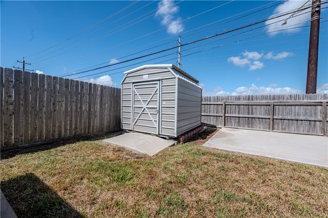 3901 Elvis Dr, Corpus Christi, TX 78414