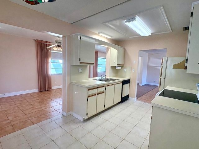 2003 SW 18th Street, Boynton Beach, FL 33426