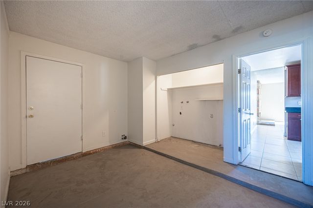 333 Huntly Road, Las Vegas, NV 89145