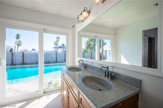 333 Huntly Road, Las Vegas, NV 89145