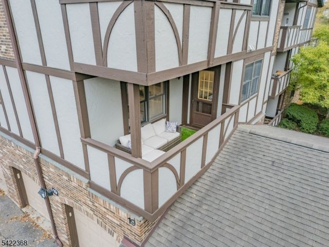 19 Heritage Dr, Chatham Twp., NJ 07928