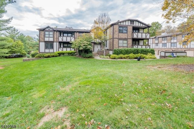 19 Heritage Dr, Chatham Twp., NJ 07928