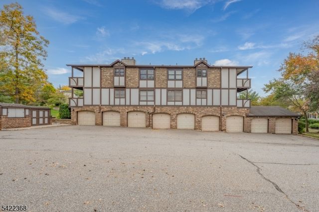 19 Heritage Dr, Chatham Twp., NJ 07928