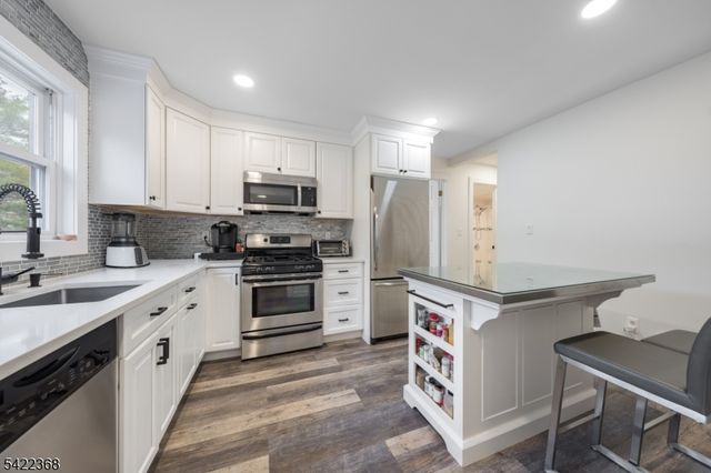 19 Heritage Dr, Chatham Twp., NJ 07928