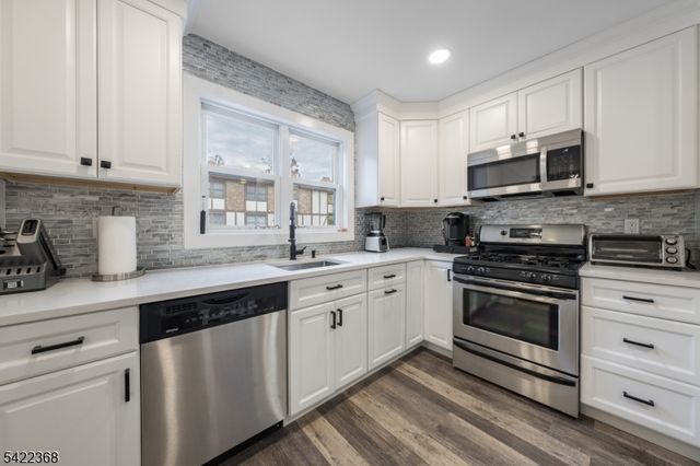 19 Heritage Dr, Chatham Twp., NJ 07928