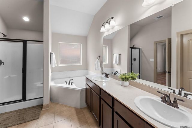 6707 Royal Oaks Ct, Zachary, LA 70791