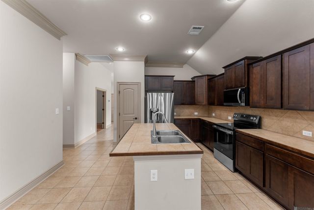6707 Royal Oaks Ct, Zachary, LA 70791