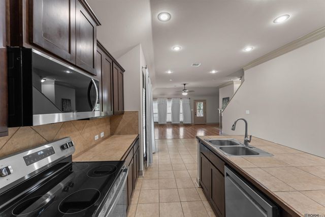 6707 Royal Oaks Ct, Zachary, LA 70791