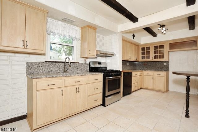 49 S Franklin Ave, Bergenfield Boro, NJ 07621
