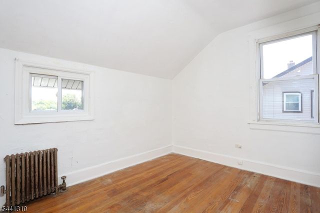 49 S Franklin Ave, Bergenfield Boro, NJ 07621