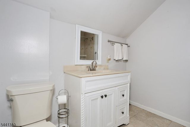 49 S Franklin Ave, Bergenfield Boro, NJ 07621