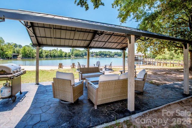 131 S Gibbs Road, Mooresville, NC 28117