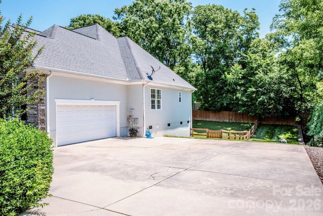 131 S Gibbs Road, Mooresville, NC 28117