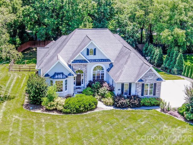 131 S Gibbs Road, Mooresville, NC 28117