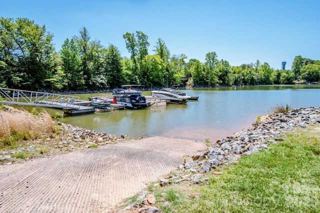 131 S Gibbs Road, Mooresville, NC 28117