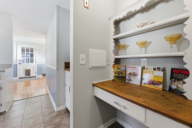 17 Laurence Drive, West Springfield, MA 01089