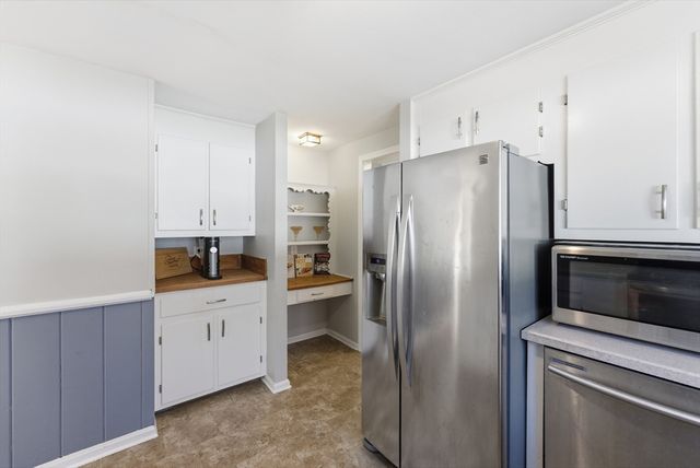 17 Laurence Drive, West Springfield, MA 01089