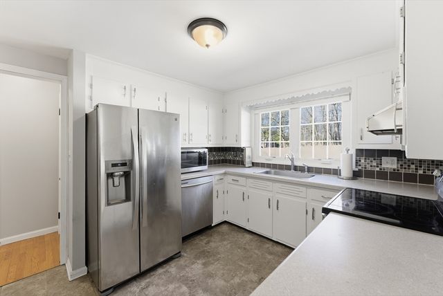 17 Laurence Drive, West Springfield, MA 01089