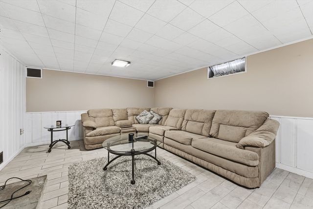 17 Laurence Drive, West Springfield, MA 01089