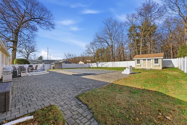 17 Laurence Drive, West Springfield, MA 01089