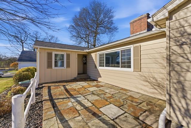 17 Laurence Drive, West Springfield, MA 01089