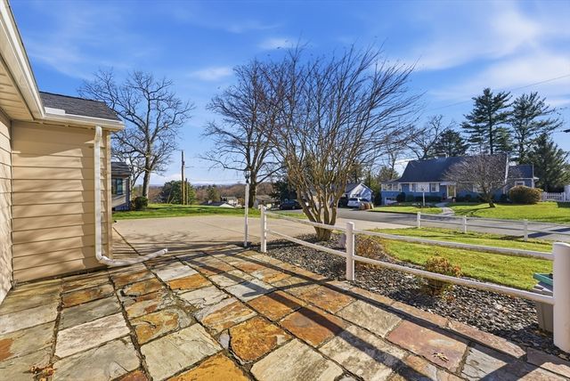 17 Laurence Drive, West Springfield, MA 01089