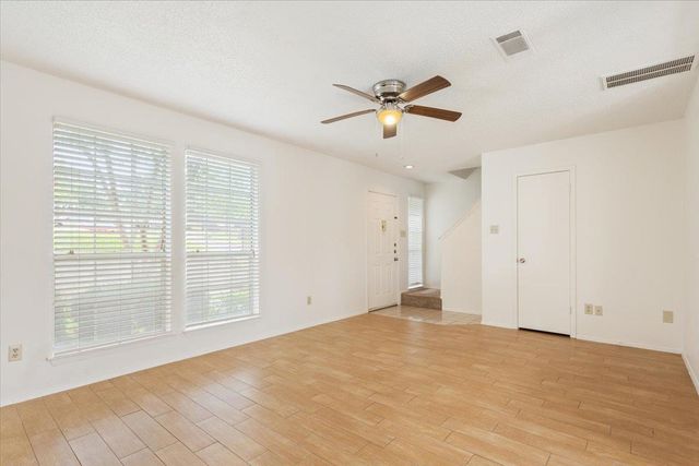 1015 E Yager LN 157, Austin, TX 78753