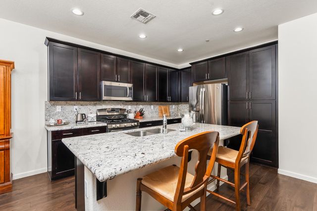 5368 Otter Pond Way, Rancho Cordova, CA 95742