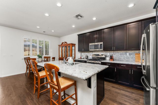 5368 Otter Pond Way, Rancho Cordova, CA 95742