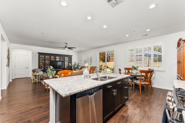 5368 Otter Pond Way, Rancho Cordova, CA 95742