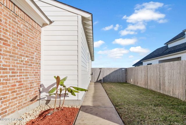 305 San Sebastian Drive, Youngsville, LA 70592